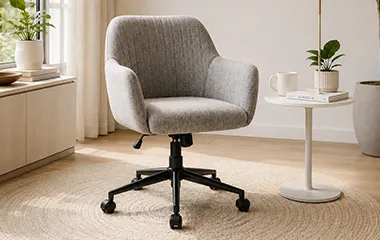 Cadeira Comfy Clari SW no quarto de leitura.