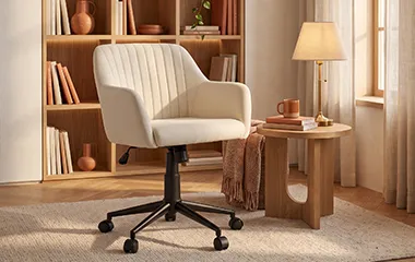 Cadeira Comfy Flexy Clari SW creme em quarto e canto de leitura