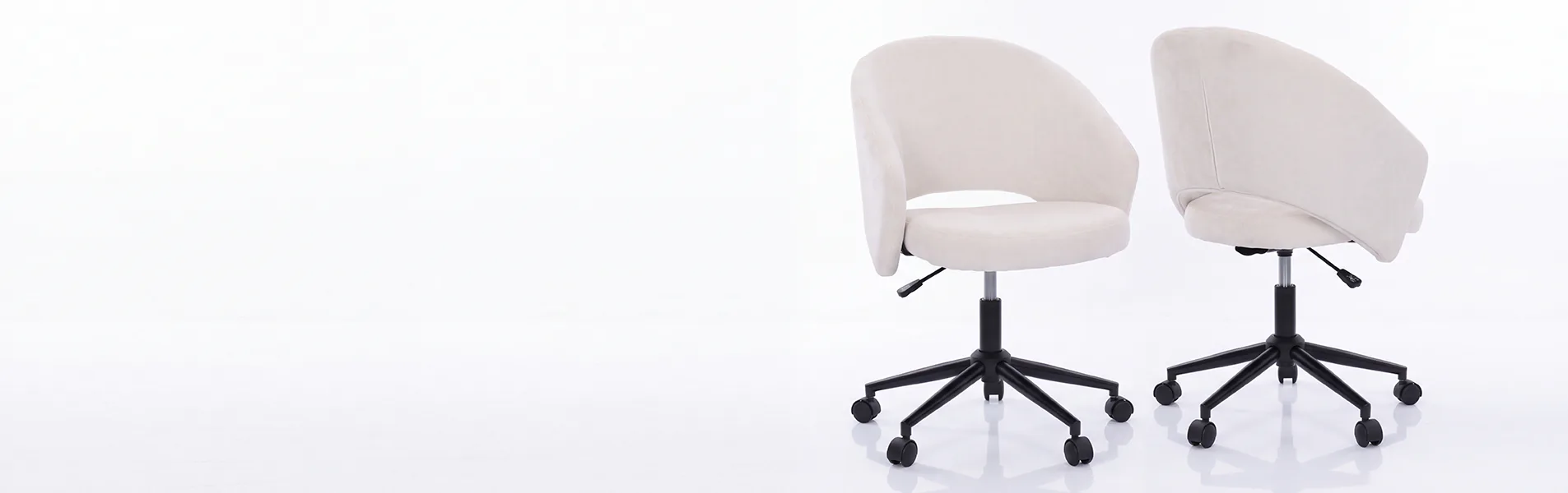 Cadeira Comfy Lume off-white vista de frente e de lado em fundo branco